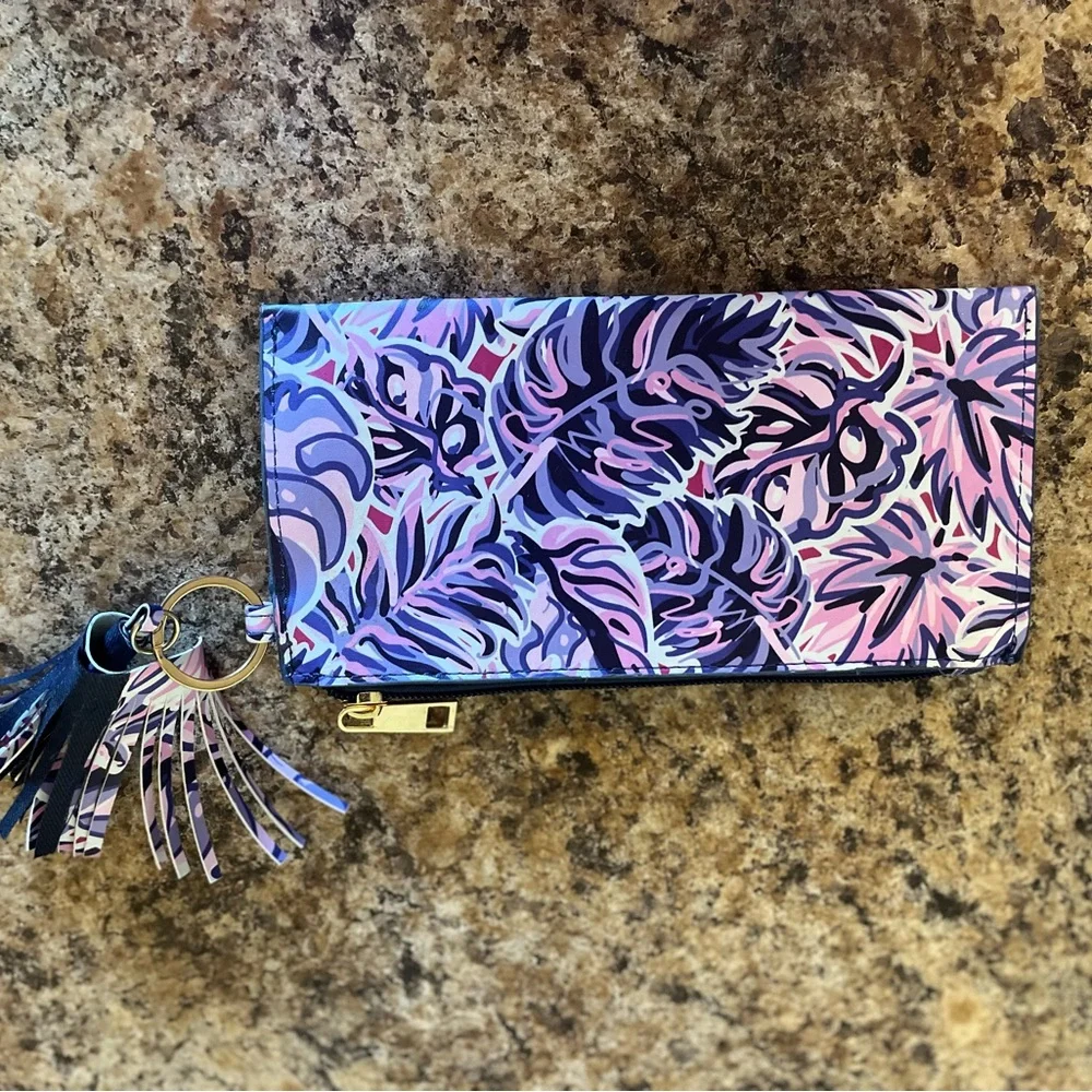 Simply‎ Southern Multicolor Leaf Pattern Wristlet